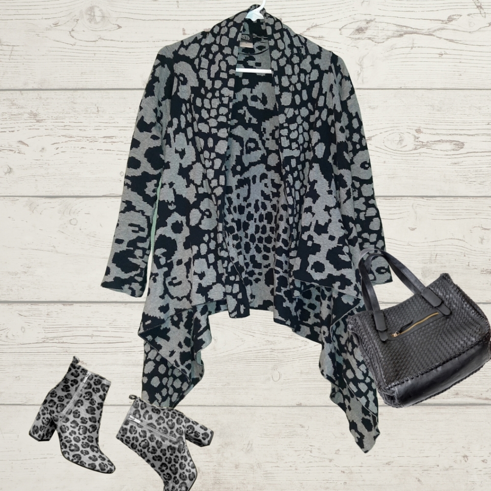 Bobeau Black and Grey Cardigan Small